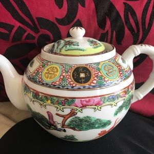 Hand painted Japanese antique teapot porcelain